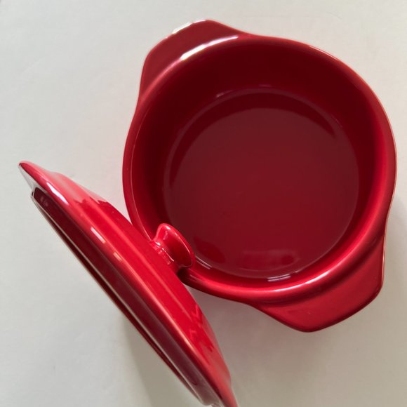 PETITE MAISON Small Covered Red Casserole EUC - Picture 3 of 7